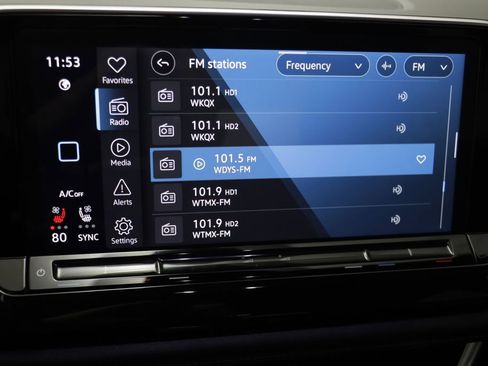 Used 2025 Volkswagen Atlas Cross Sport SE AWD/4WD image 8