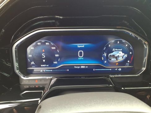 Used 2025 Chevrolet Silverado 1500 ZR2 w/ Technology Package AWD/4WD image 15