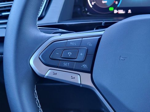 New 2026 Volkswagen Atlas Cross Sport SE image 14