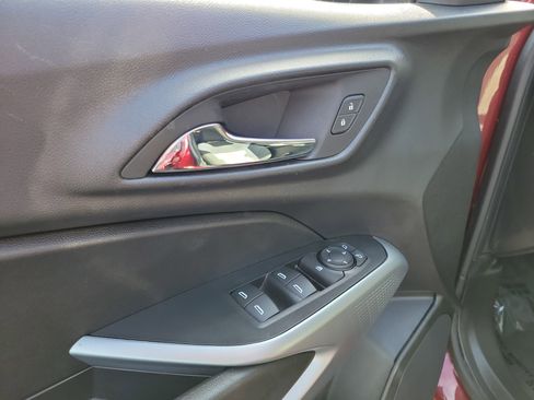 Used 2024 Chevrolet Trax LS FWD image 18