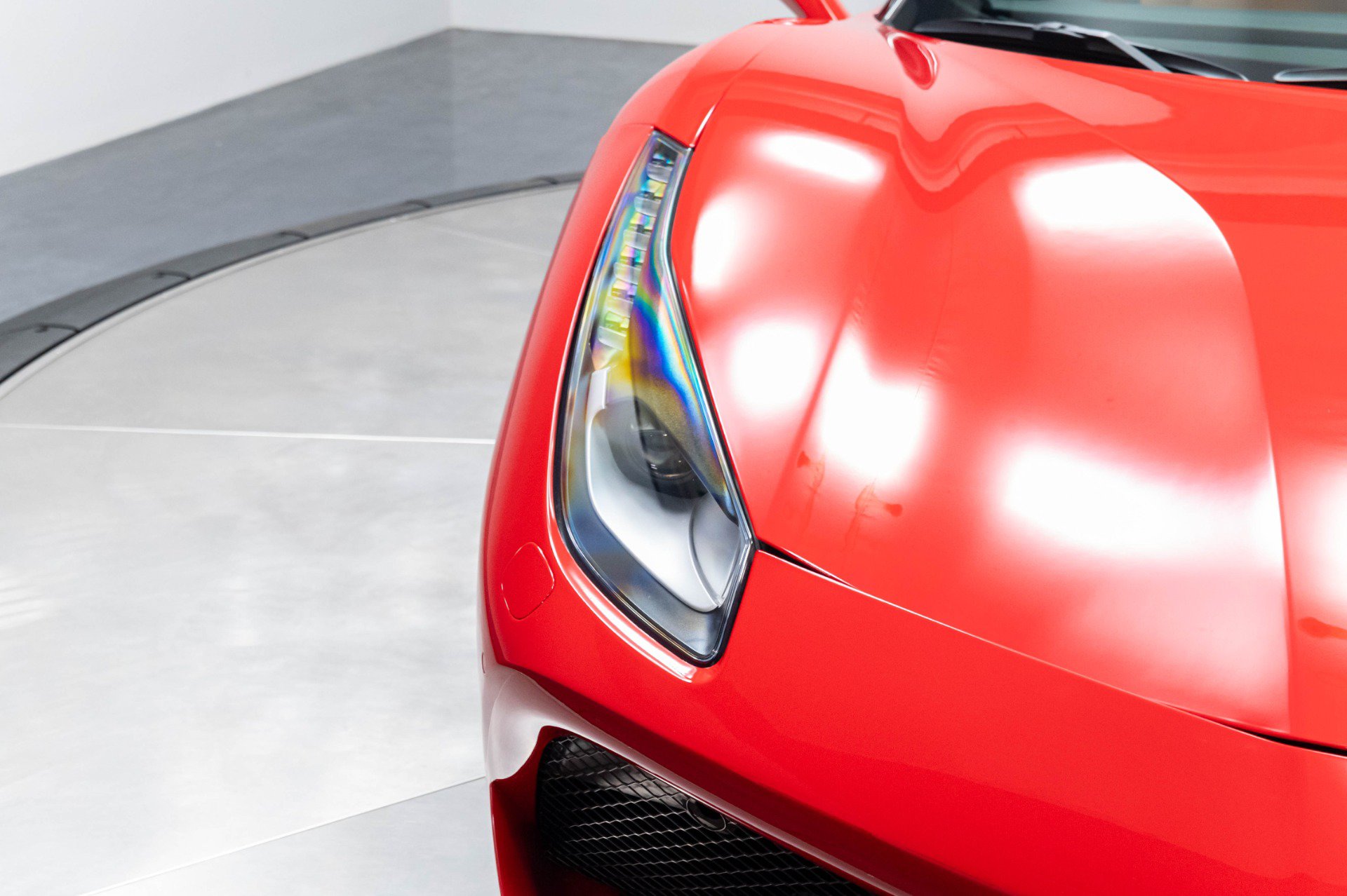 Used 2016 Ferrari 488 GTB RWD image 61