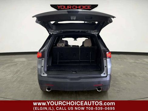 Used 2023 Chevrolet Traverse LT w/ LPO, Cargo Package AWD/4WD image 5