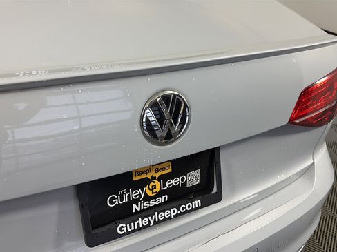 Used 2017 Volkswagen Jetta GLI image 17