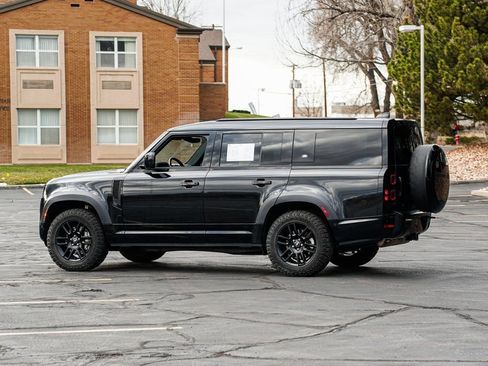 Used 2023 Land Rover Defender 130 X-Dynamic SE image 7