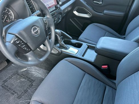 Used 2023 Nissan Frontier SV w/ Tow Package image 7