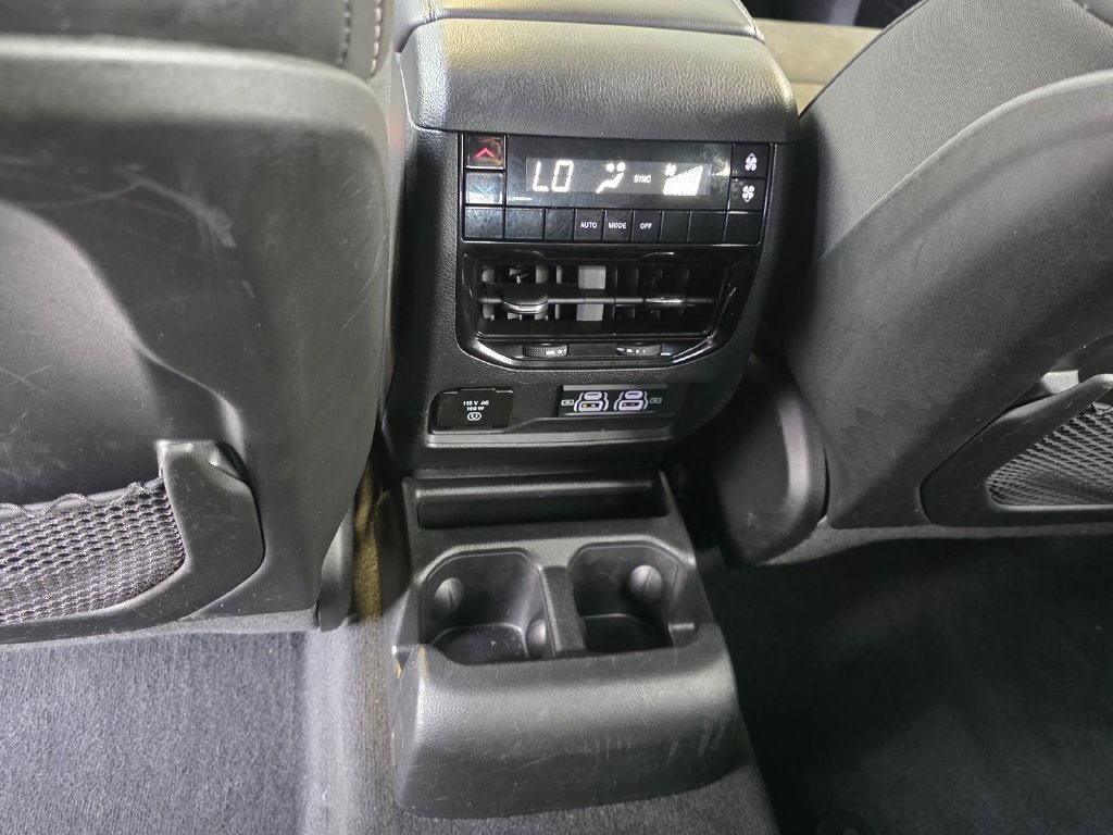 Used 2025 Jeep Grand Cherokee L Altitude RWD image 11