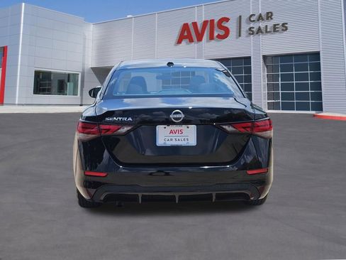 Used 2025 Nissan Sentra SV FWD image 5