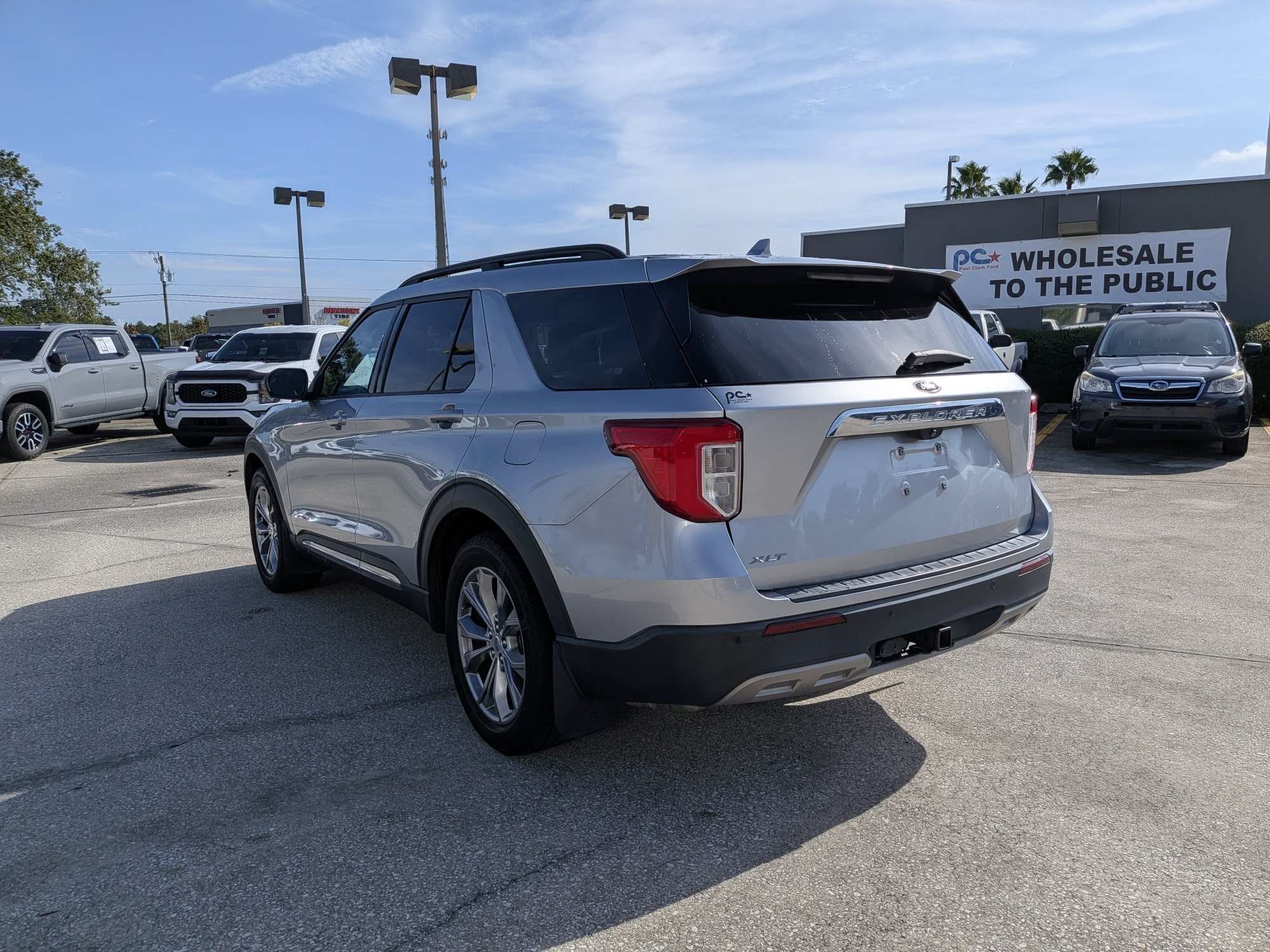 Used 2021 Ford Explorer XLT w/ Equipment Group 202A RWD image 6