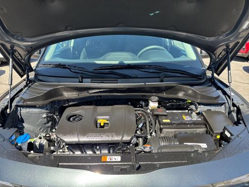 Used 2025 Kia Soul LX w/ LX Technology Package FWD image 31