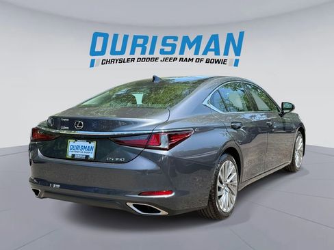 Used 2022 Lexus ES 350 w/ Luxury Package FWD image 2