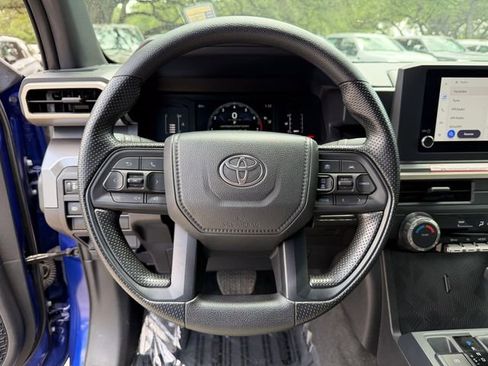 Used 2025 Toyota Tacoma SR5 AWD/4WD image 10