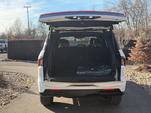 New 2026 Lincoln Navigator Reserve image 16