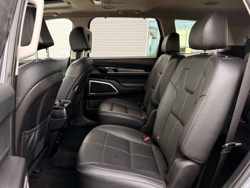 Used 2022 Kia Telluride EX w/ EX Premium Package FWD image 26