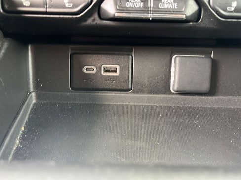 Used 2024 Chevrolet Tahoe LT RWD image 21