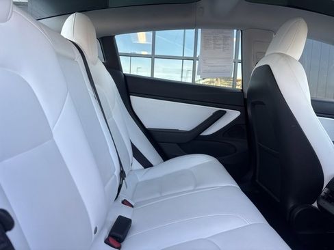 Used 2021 Tesla Model 3 Standard Range Plus image 15