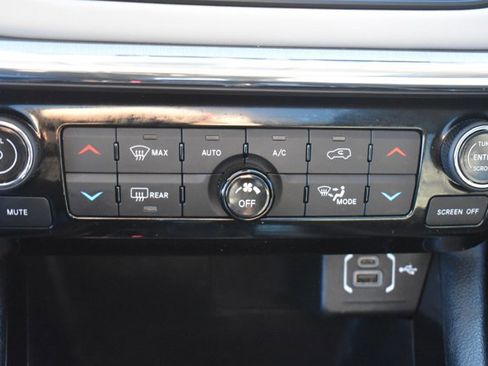 Used 2022 Jeep Compass Limited w/ Sun and Sound Group image 29