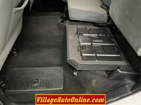 Used 2017 RAM 1500 Classic SLT w/ SLT Plus D←cor Group image 30