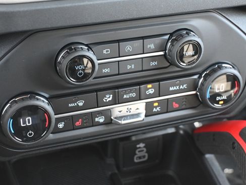 New 2026 Ford Bronco Outer Banks w/ Sasquatch Package AWD/4WD image 26