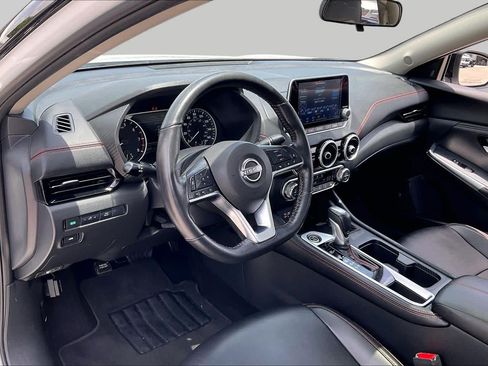 Used 2025 Nissan Sentra SR w/ SR Premium Package FWD image 18