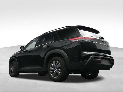 Used 2025 Nissan Pathfinder SV FWD image 36