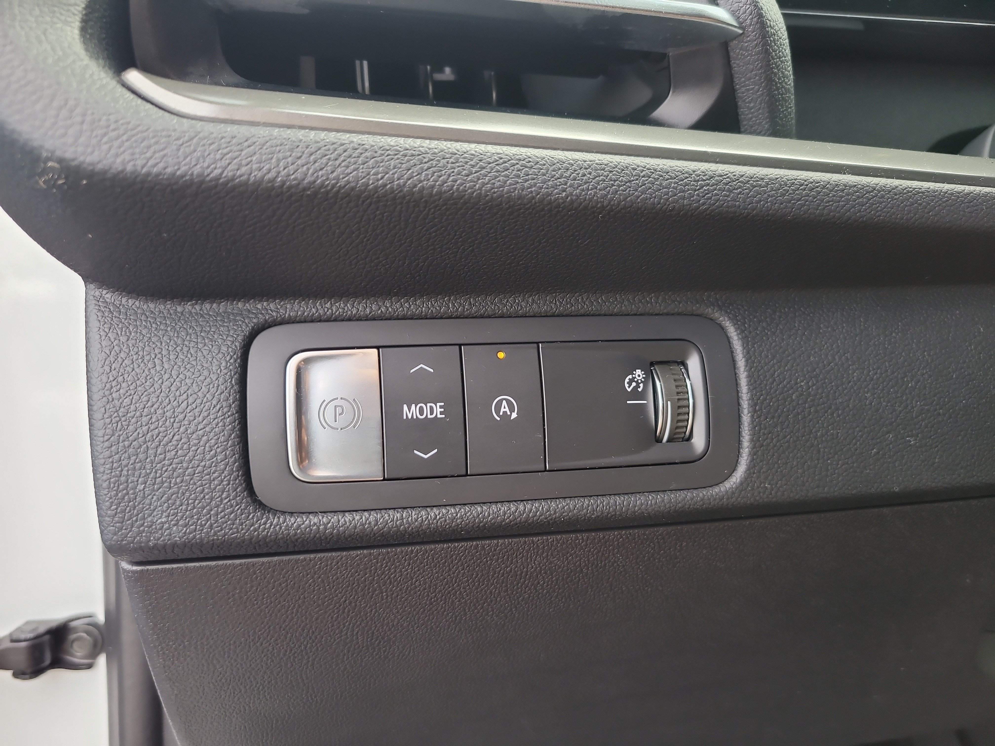 Used 2025 Chevrolet Traverse LT w/ Driver Confidence Package FWD image 31