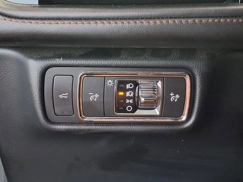 Used 2022 Lincoln Aviator AWD image 19