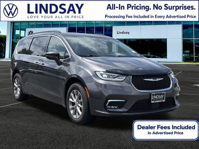 Used 2022 Chrysler Pacifica Touring-L