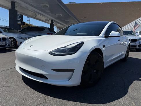 Used 2021 Tesla Model 3 Standard Range Plus RWD image 1