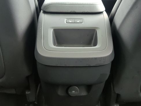 Used 2025 Volvo XC60 B5 Plus image 22