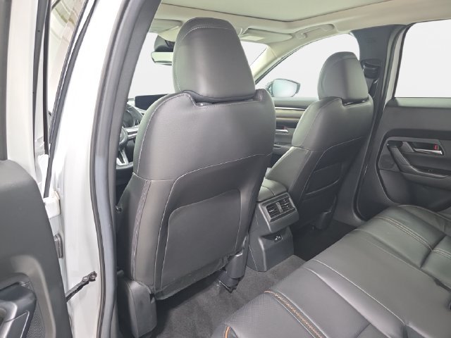Used 2025 MAZDA CX-50 AWD 2.5 S w/ Premium Plus Pkg image 12