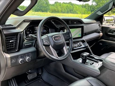 Used 2024 GMC Sierra 1500 AT4 w/ Technology Package AWD/4WD image 18