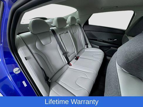 New 2025 Hyundai Elantra Limited image 29