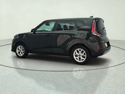 Used 2023 Kia Soul S FWD image 4