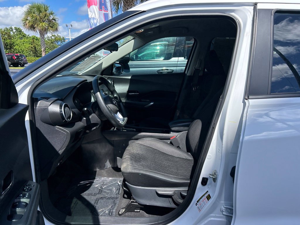 Certified 2024 Nissan Kicks SV FWD image 17