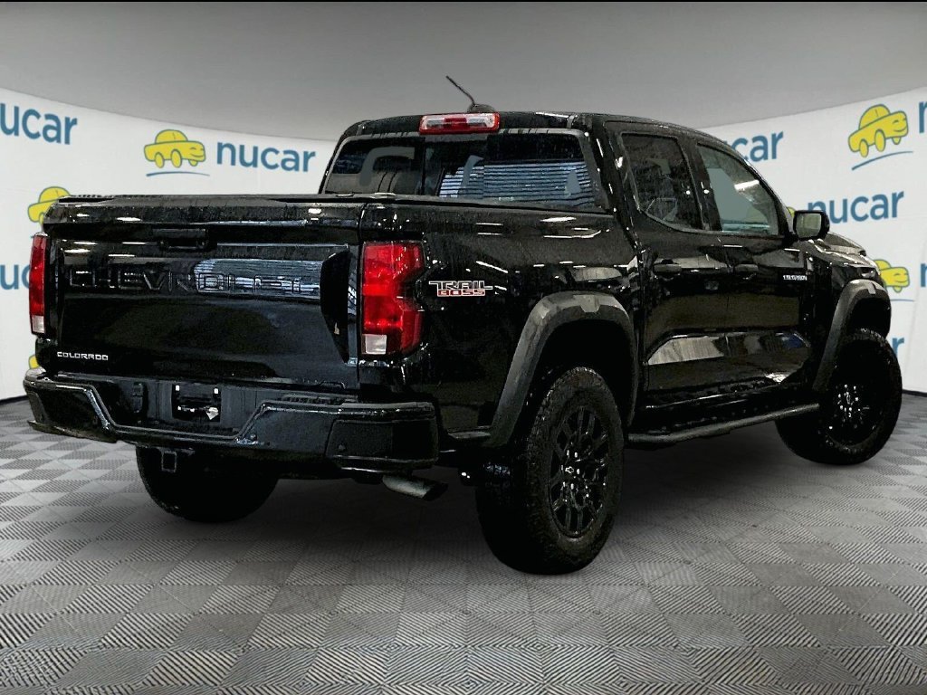 Used 2024 Chevrolet Colorado Trail Boss w/ Technology Package AWD/4WD image 6