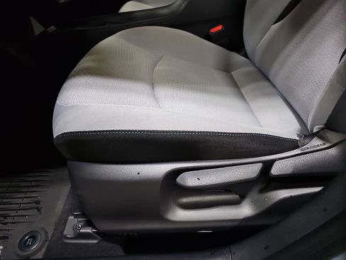 Certified 2021 Toyota Prius LE image 17