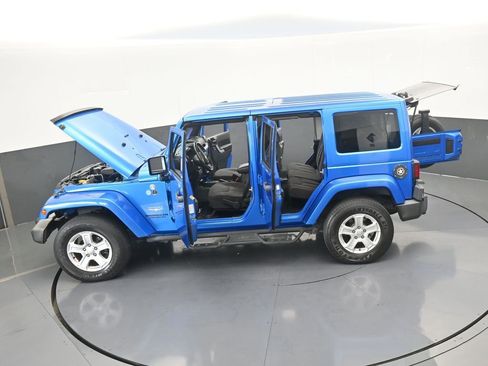 Used 2015 Jeep Wrangler Unlimited Sahara w/ Dual Top Group image 57