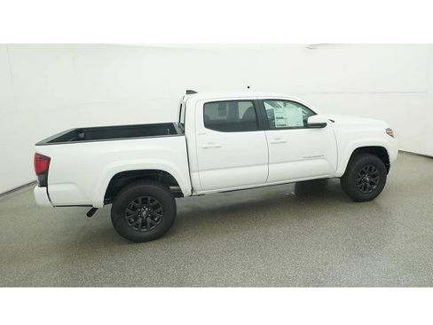Used 2023 Toyota Tacoma SR5 w/ Technology Package RWD image 13