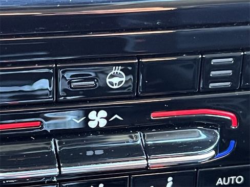 Certified 2023 Jeep Grand Cherokee Limited w/ Black Appearance Package image 30