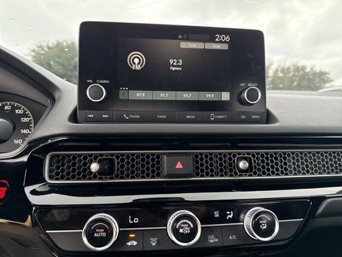 Used 2025 Honda Civic Sport image 26