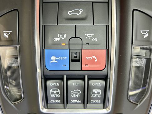 Used 2024 Jeep Wagoneer Launch Edition AWD/4WD image 43