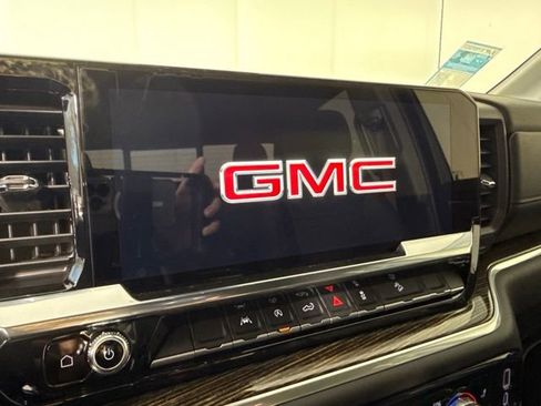 Used 2025 GMC Sierra 1500 Elevation image 20