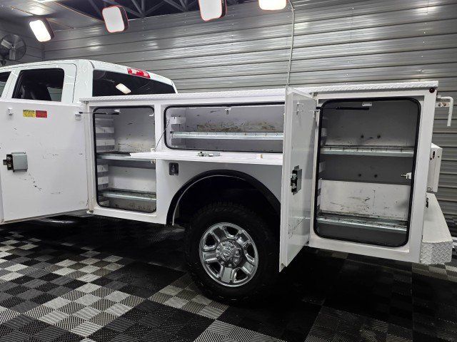 Used 2024 RAM 3500 Tradesman w/ Chrome Appearance Group AWD/4WD image 13