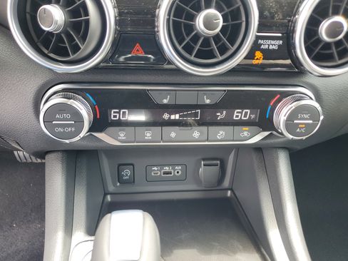 New 2025 Nissan Sentra SR w/ Midnight Edition image 24