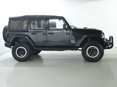 Used 2018 Jeep Wrangler Unlimited Sport S AWD/4WD image 11