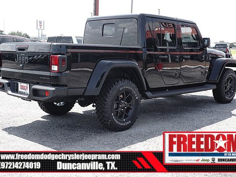 New 2025 Jeep Gladiator Sport image 5