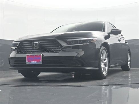 Certified 2025 Honda Accord LX image 29