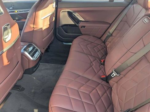 New 2026 BMW 750e xDrive image 16