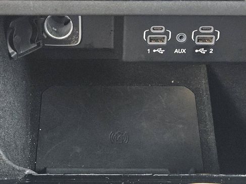 Used 2024 Jeep Wagoneer Series II w/ Flexible Seating Group RWD image 15