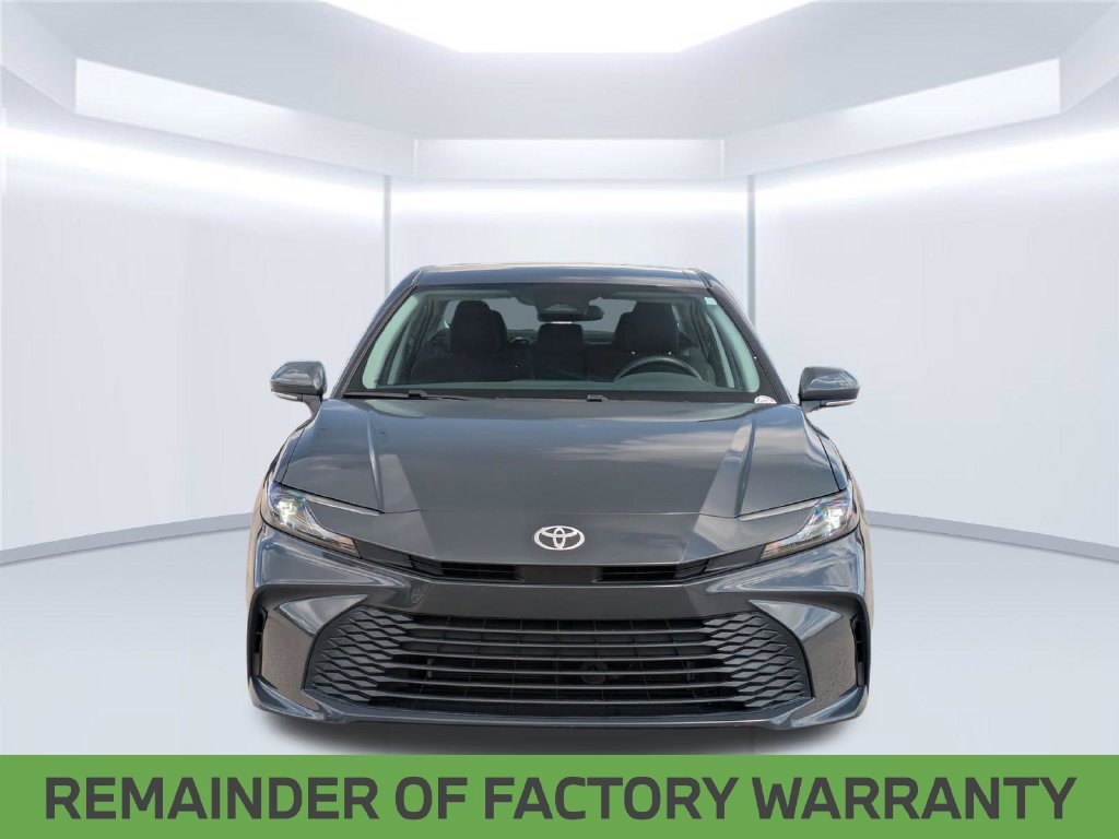 Used 2025 Toyota Camry SE FWD image 11